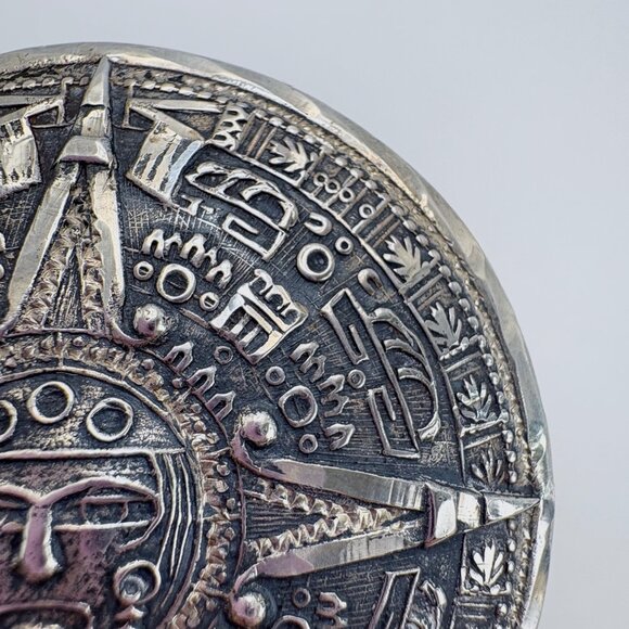 VTG Sterling Silver 925 Mayan Calendar Sun Textured Brooch Size 2" Diameter - Picture 3 of 10